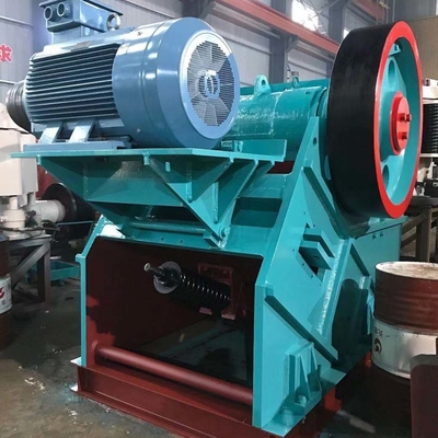 उन्नत प्रौद्योगिकी और 220V/380V वोल्टेज के साथ क्षमता 5-1000t/h पत्थर कुचल मशीन